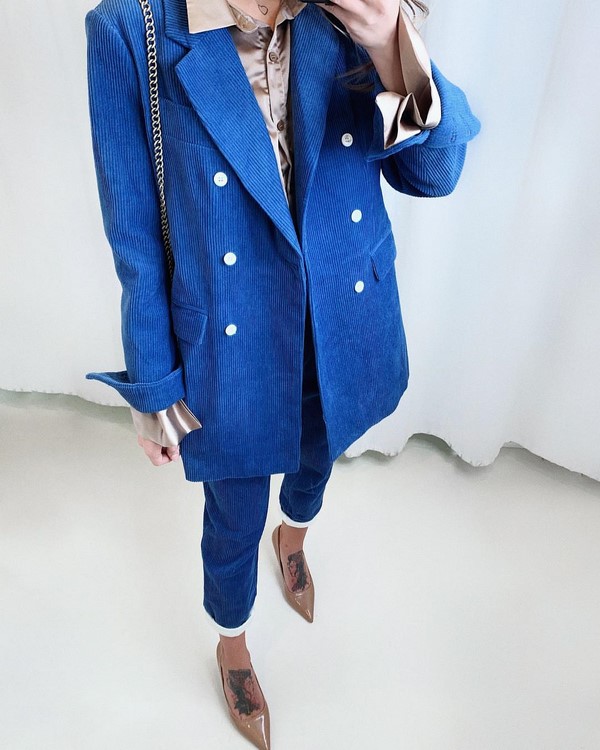 Женский брючный костюм 2026: топ-10 фасонов в новых стилях