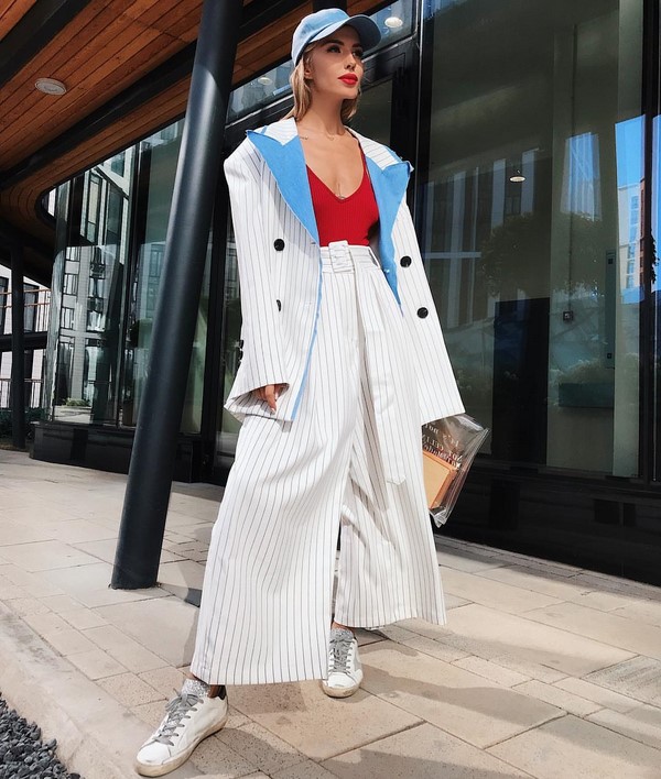 Женский брючный костюм 2026: топ-10 фасонов в новых стилях