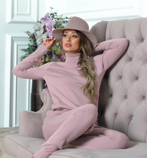 Женский брючный костюм 2026: топ-10 фасонов в новых стилях