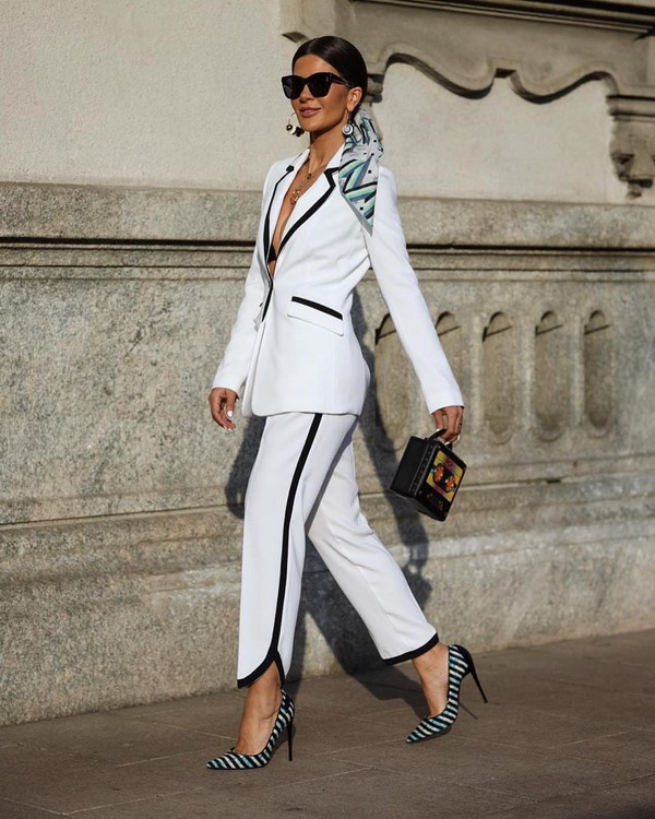 Женский брючный костюм 2026: топ-10 фасонов в новых стилях