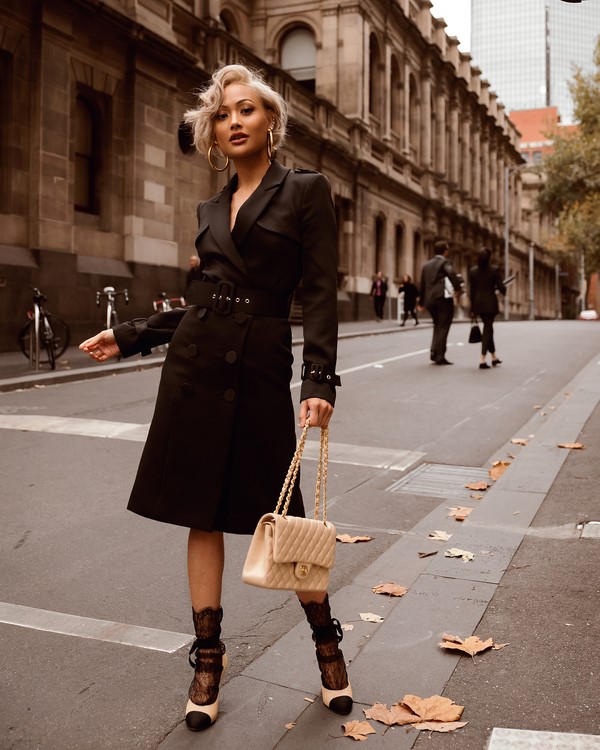 Модный тренч 2026: лучшие модели и фасоны женских плащей и тренчкотов