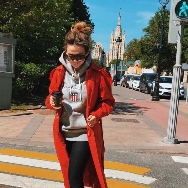 Модный тренч 2026: лучшие модели и фасоны женских плащей и тренчкотов