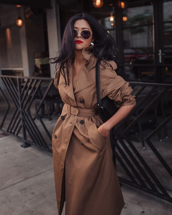 Модный тренч 2026: лучшие модели и фасоны женских плащей и тренчкотов