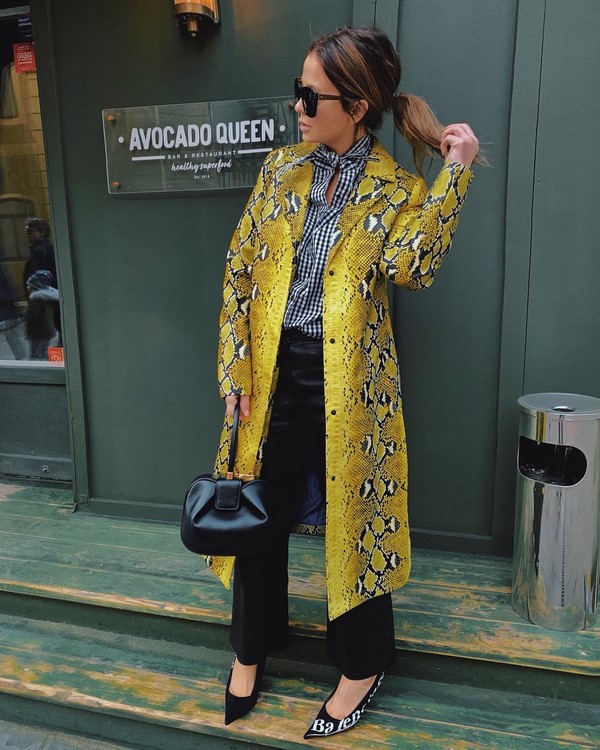 Модный тренч 2026: лучшие модели и фасоны женских плащей и тренчкотов