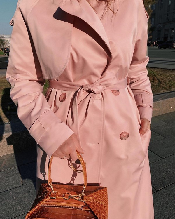 Модный тренч 2026: лучшие модели и фасоны женских плащей и тренчкотов