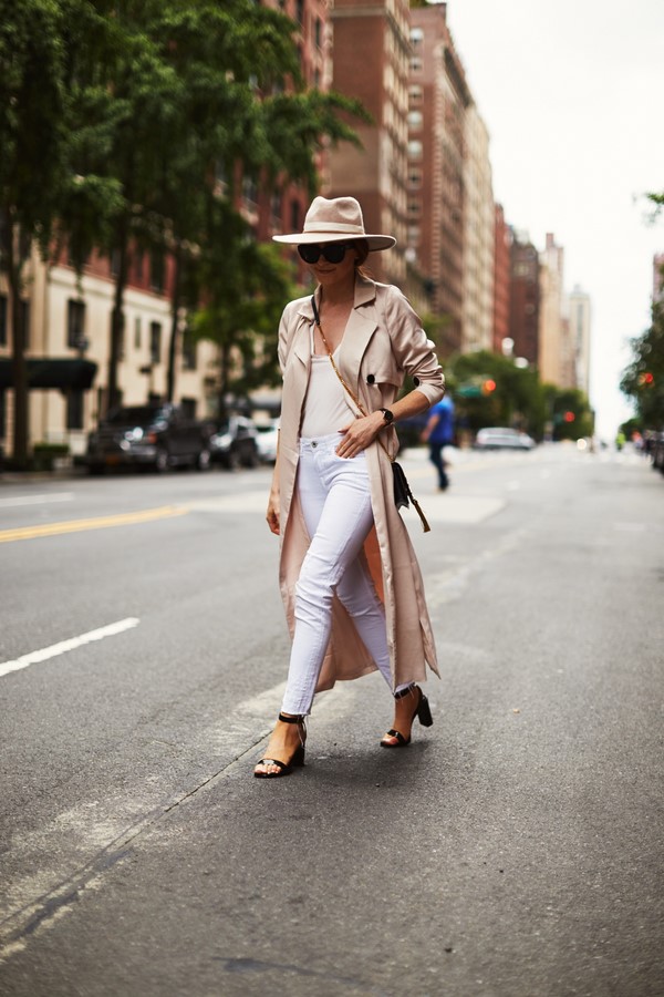 Модный тренч 2026: лучшие модели и фасоны женских плащей и тренчкотов