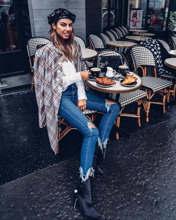 Модный тренч 2026: лучшие модели и фасоны женских плащей и тренчкотов