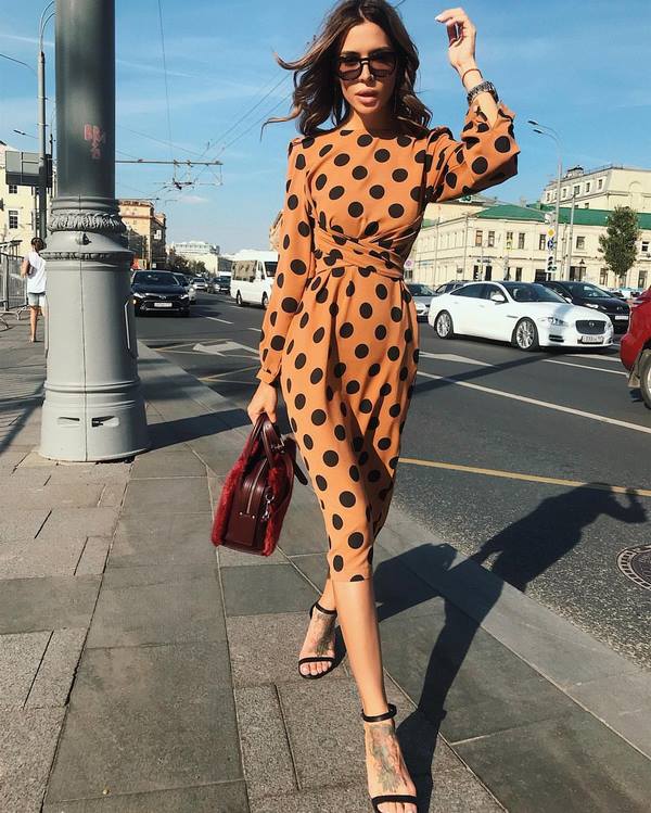 Эффектнейшее платье с узором 2026: ТОП-8 трендов на платья с принтами