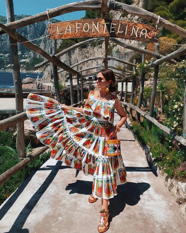 Эффектнейшее платье с узором 2026: ТОП-8 трендов на платья с принтами