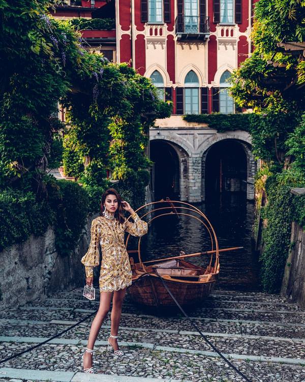 Эффектнейшее платье с узором 2026: ТОП-8 трендов на платья с принтами