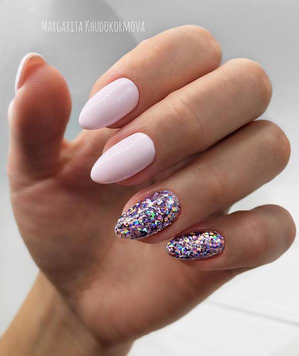 Утонченный маникюр «миндаль» 2026: новые образы дизайна миндальных ногтей