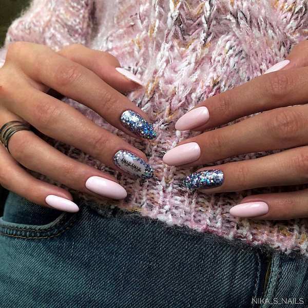 Утонченный маникюр «миндаль» 2026: новые образы дизайна миндальных ногтей