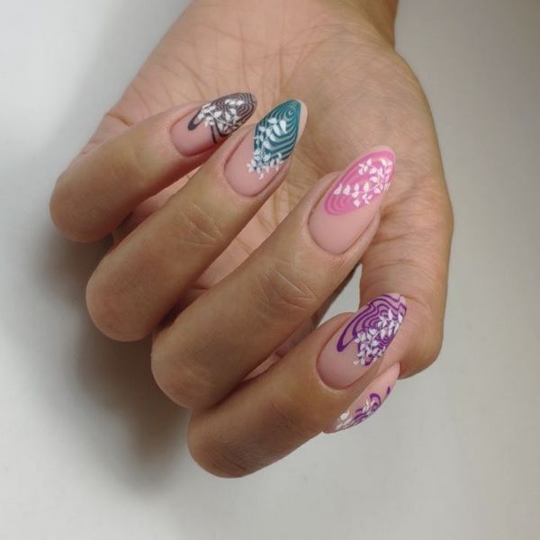 Утонченный маникюр «миндаль» 2026: новые образы дизайна миндальных ногтей