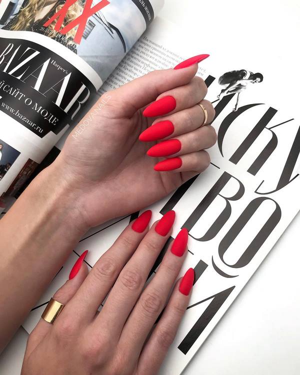 Утонченный маникюр «миндаль» 2026: новые образы дизайна миндальных ногтей