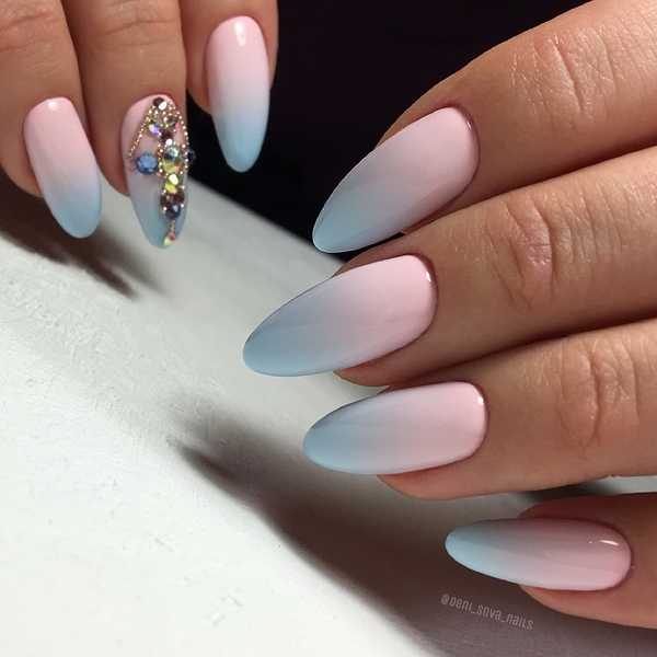 Утонченный маникюр «миндаль» 2026: новые образы дизайна миндальных ногтей