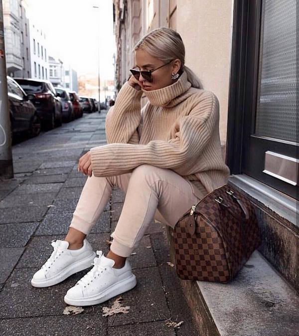 Топовые новинки вязаной одежды 2026: великолепные аутфиты с вязаными вещами