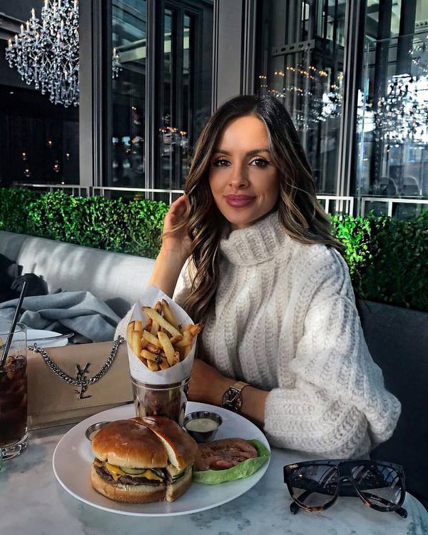 Топовые новинки вязаной одежды 2026: великолепные аутфиты с вязаными вещами