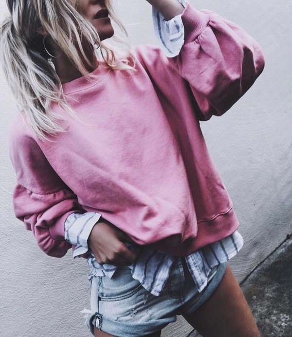 Модные тренды на женские свитшоты 2026: топ-10 топовых моделей