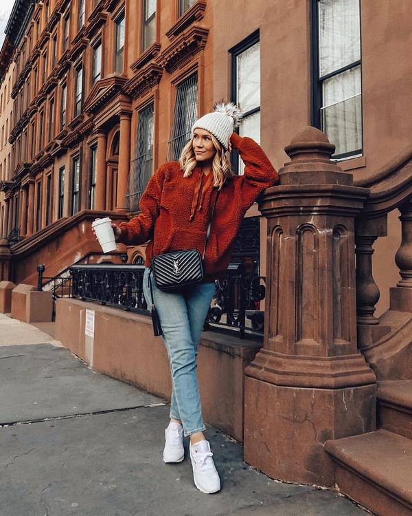 Модные тренды на женские свитшоты 2026: топ-10 топовых моделей