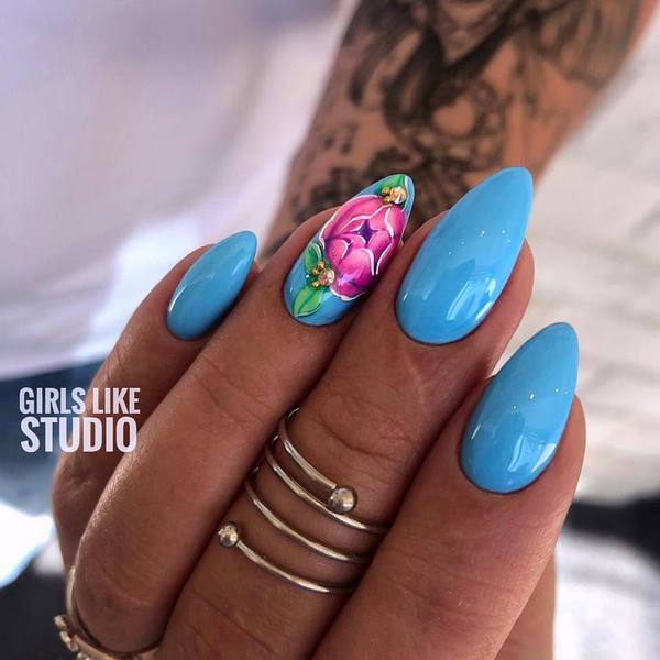 Модные ногти с цветами 2026: новинки и тренды цветочного нейл-арта