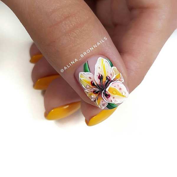 Модные ногти с цветами 2026: новинки и тренды цветочного нейл-арта