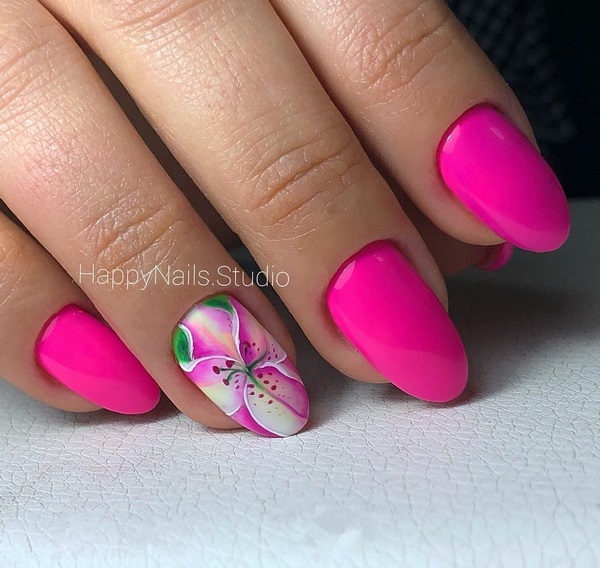 Модные ногти с цветами 2026: новинки и тренды цветочного нейл-арта