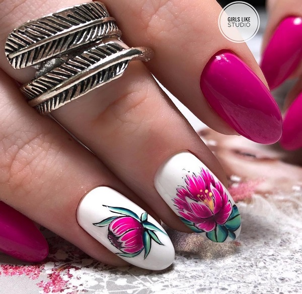 Модные ногти с цветами 2026: новинки и тренды цветочного нейл-арта