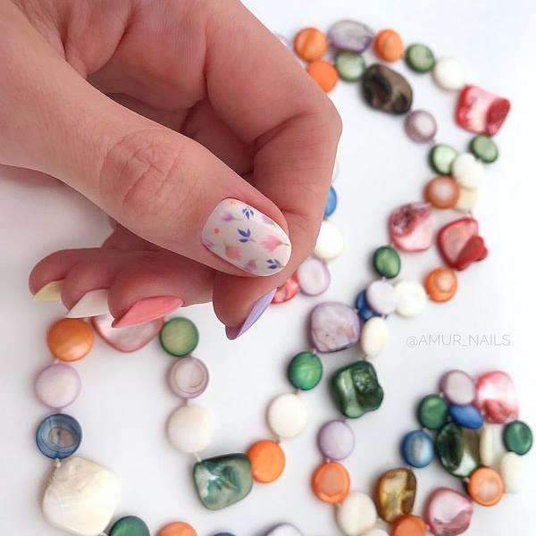 Модные ногти с цветами 2026: новинки и тренды цветочного нейл-арта