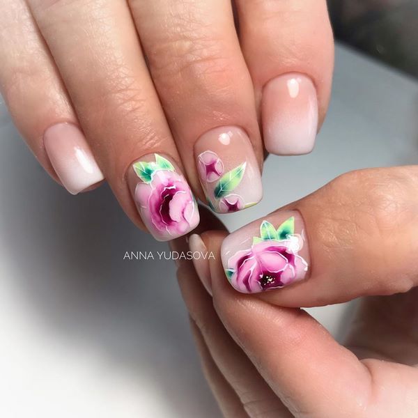 Модные ногти с цветами 2026: новинки и тренды цветочного нейл-арта