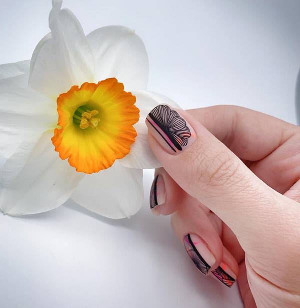 Модные ногти с цветами 2026: новинки и тренды цветочного нейл-арта