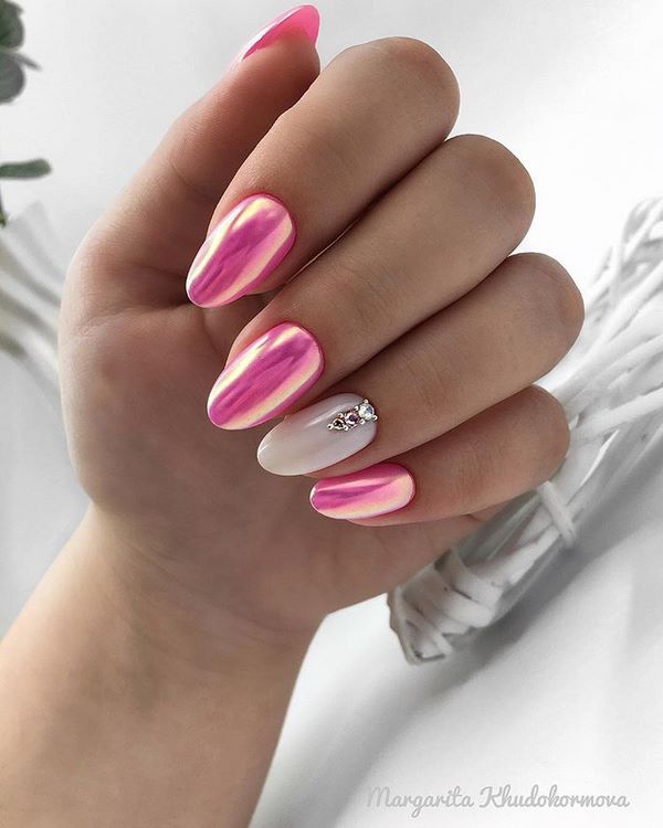 Восхитительный маникюр со стразами 2026: новинки, лучшие идеи, тренды — фото