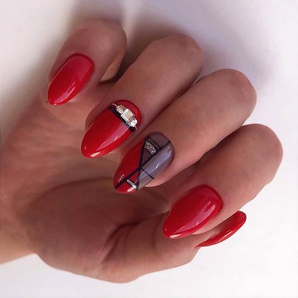 Восхитительный маникюр со стразами 2026: новинки, лучшие идеи, тренды — фото