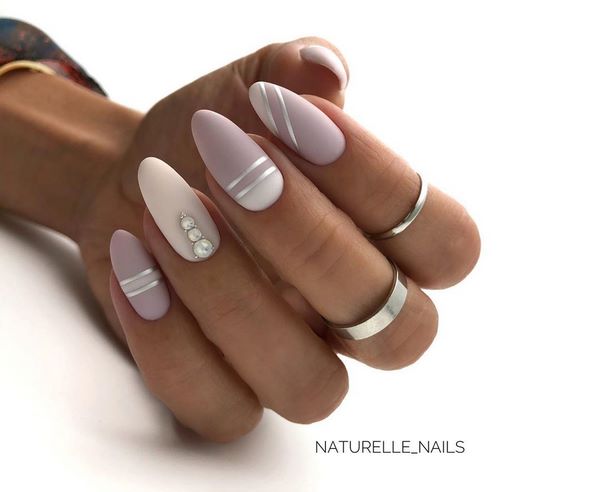 Восхитительный маникюр со стразами 2026: новинки, лучшие идеи, тренды — фото