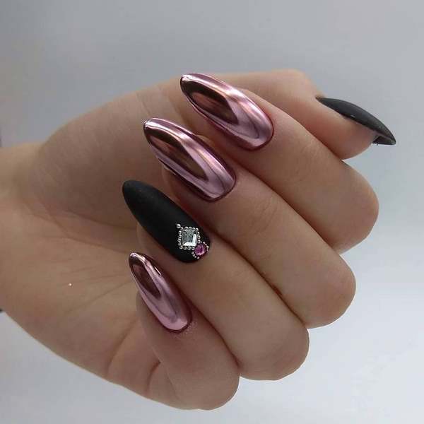 Восхитительный маникюр со стразами 2026: новинки, лучшие идеи, тренды — фото