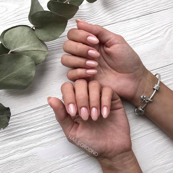 Идеальный бежевый в новых техниках: последние тенденции бежевого нейл-дизайна 2026