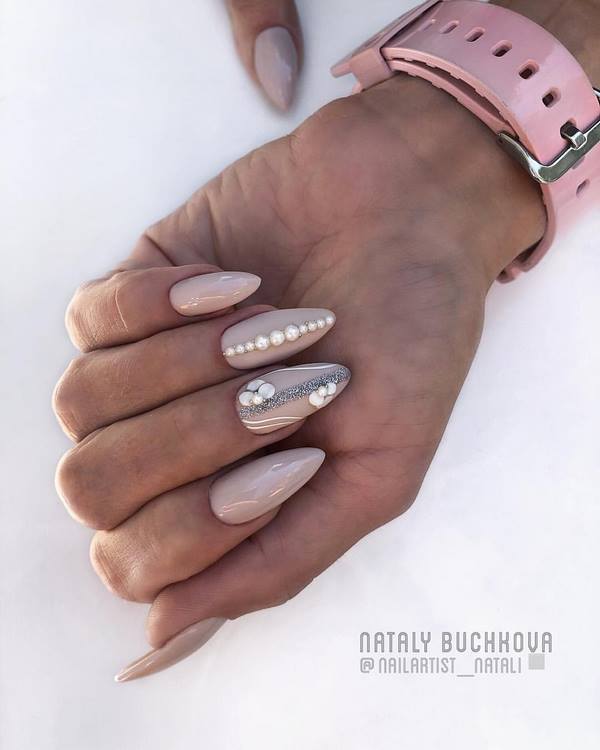 Идеальный бежевый в новых техниках: последние тенденции бежевого нейл-дизайна 2026