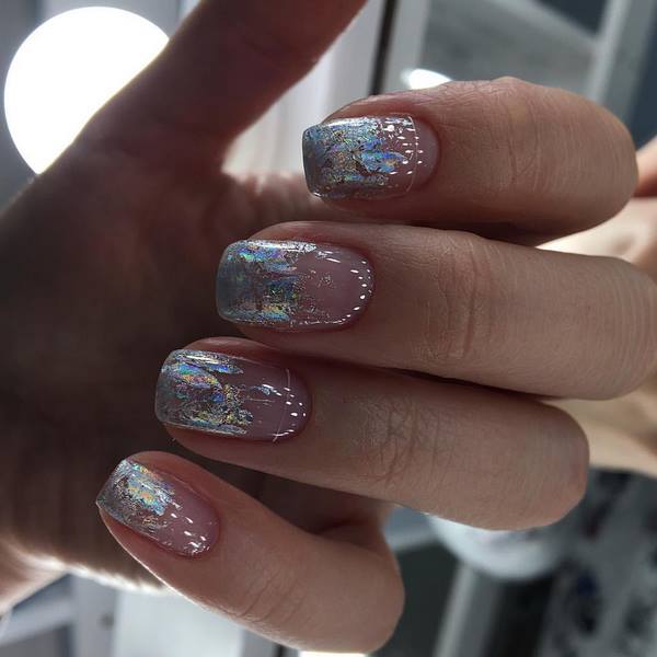 Идеальный бежевый в новых техниках: последние тенденции бежевого нейл-дизайна 2026