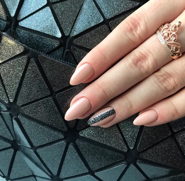 Идеальный бежевый в новых техниках: последние тенденции бежевого нейл-дизайна 2026