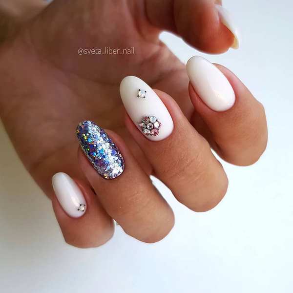 Милый дизайн овальных ногтей 2026 – модные новинки, образы и техники