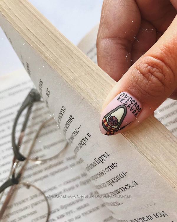 Милый дизайн овальных ногтей 2026 – модные новинки, образы и техники