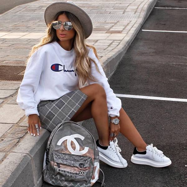 Лучшие пары кроссовок 2026 – тренды и новинки кроссовок на фото