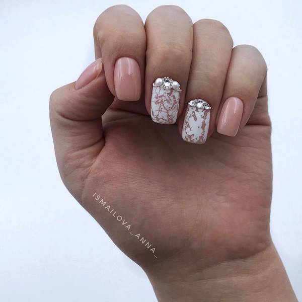 Безупречный маникюр на средние ногти 2026 – уникальные идеи и стили
