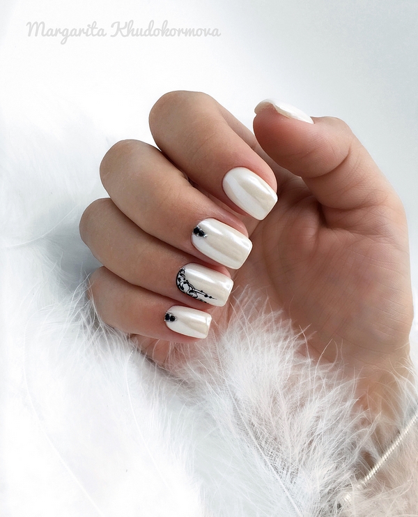 Безупречный маникюр на средние ногти 2026 – уникальные идеи и стили