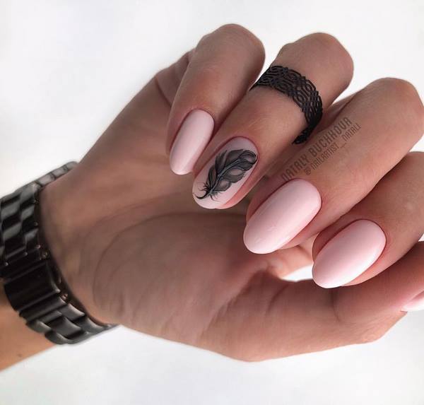 Безупречный маникюр на средние ногти 2026 – уникальные идеи и стили