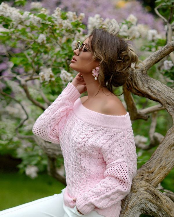 Самые красивые модели свитеров на весну – новые тенденции и фасоны 2026