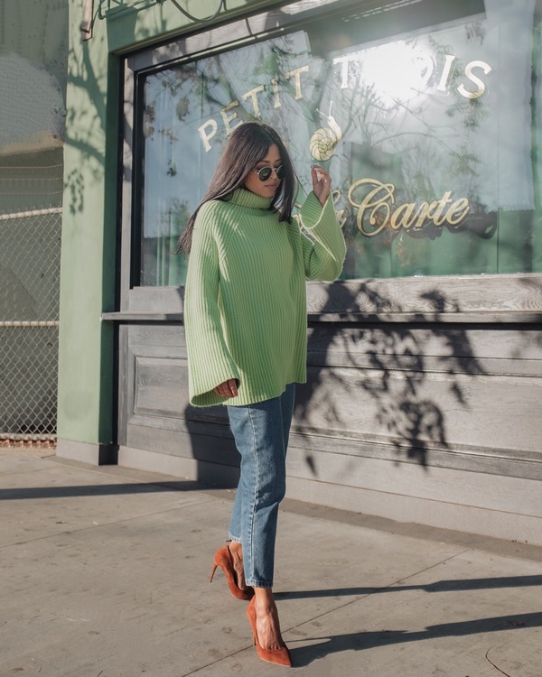 Самые красивые модели свитеров на весну – новые тенденции и фасоны 2026