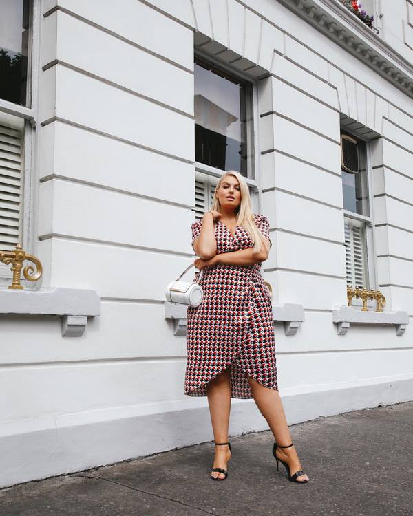 Новые тенденции моды на платья 2026 – красивые луки с платьями в разных стилях