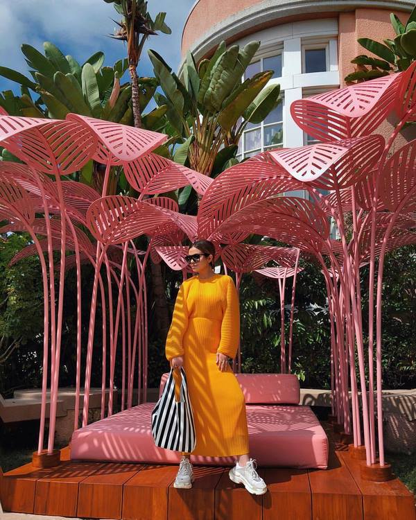 Новые тенденции моды на платья 2026 – красивые луки с платьями в разных стилях