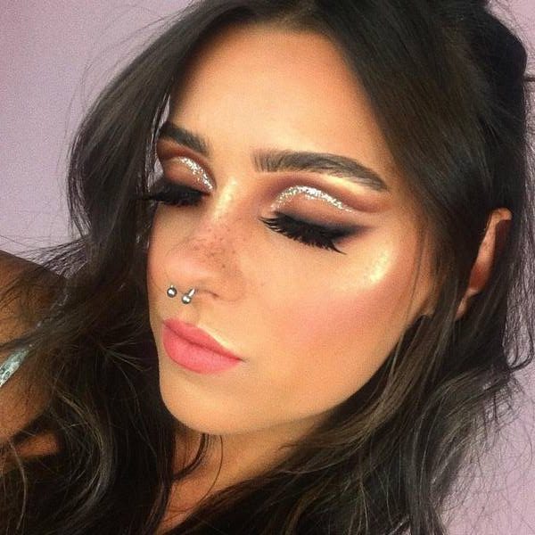 Шикарные идеи вечернего макияжа 2026 – топ-10 тенденций модного мейкапа на вечер