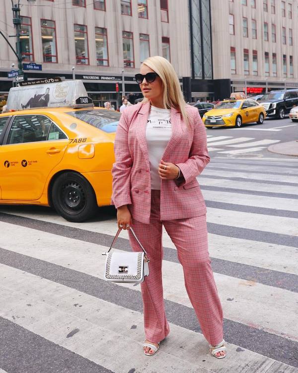 Новые весенние образы для полных в сезоне 2026 года – топовые фото-идеи